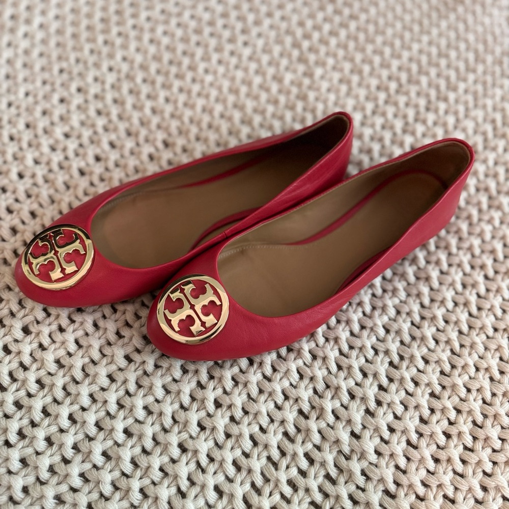 Tory Burch Red Flats with Gold Logo - Picture 2 of 5